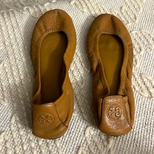 Camel Tory Burch ballet flats